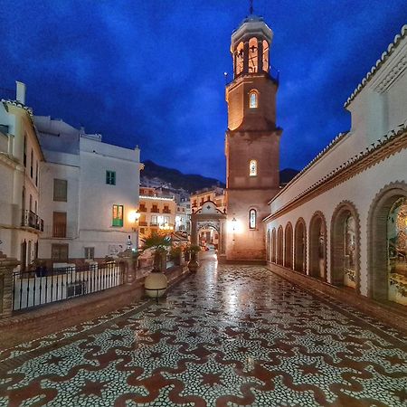 Casa Marlo, Spacious House In The Lively Centre Of Competa Villa Buitenkant foto